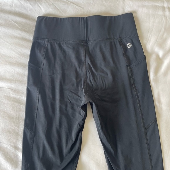 Bandier Center Stage Pocket Legging - Picture 7 of 7